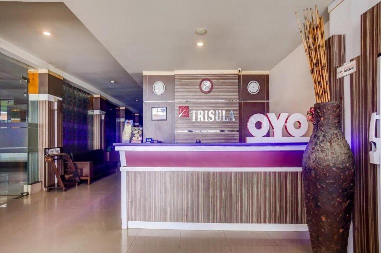 Oyo 3936 Hotel Trisula Makassar Exterior photo