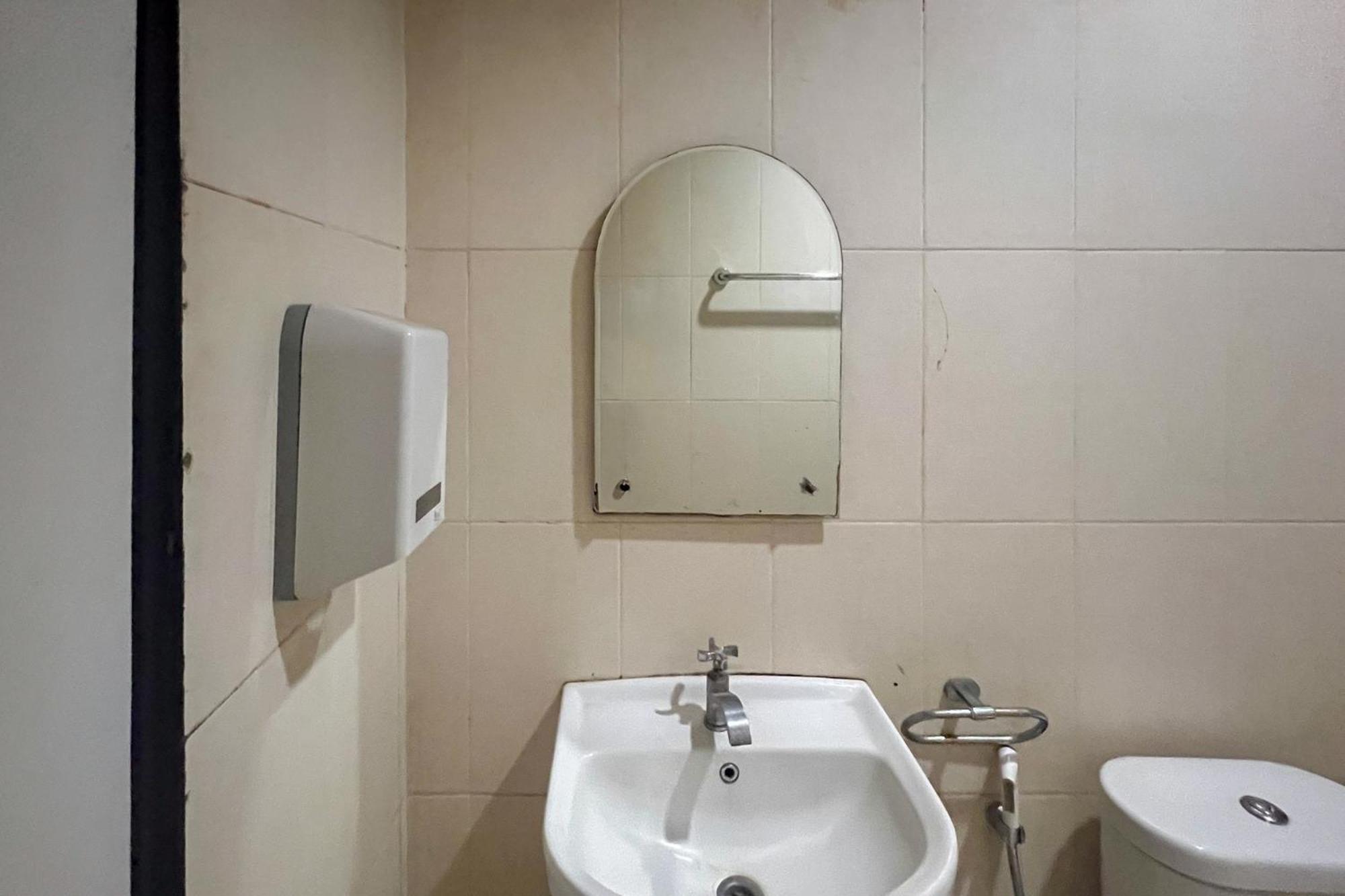 Urbanview Trisula Hotel Makassar Exterior photo